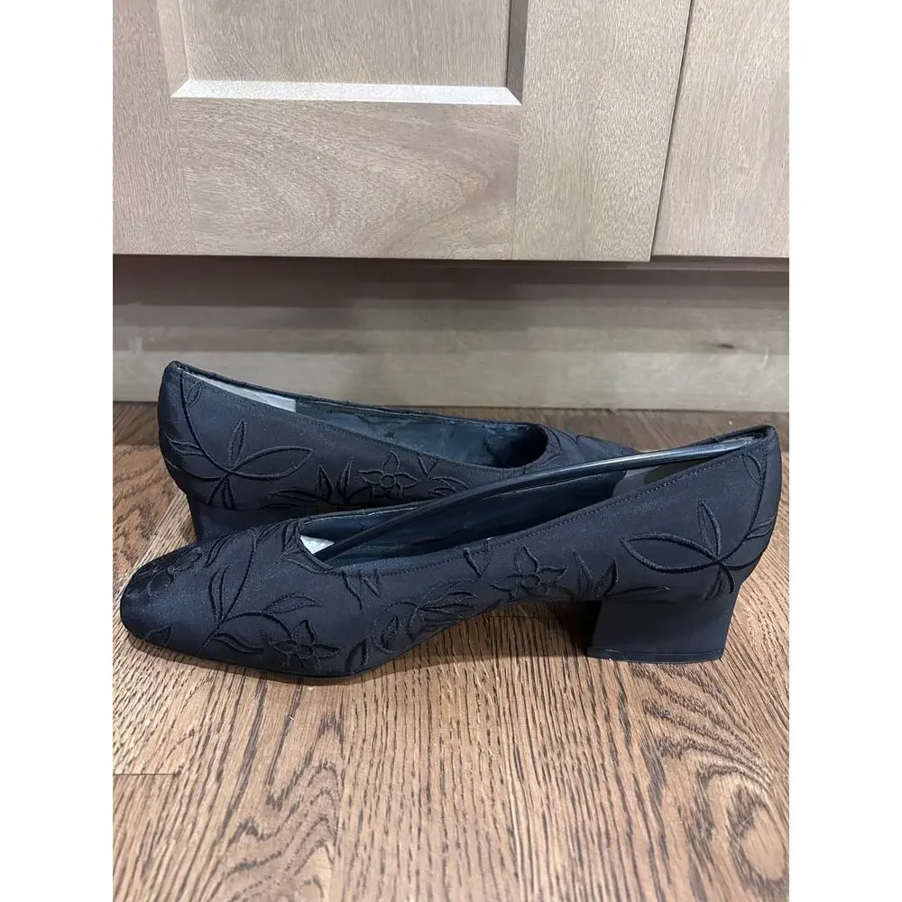 Vtg Lord & Taylor Exclusively for You Embroidered Black Floral Block Heels 9